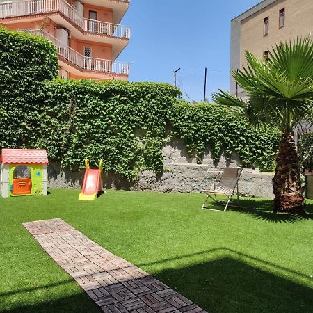 Appartamento Incantevole Con Parcheggio E Giardino Katania Zewnętrze zdjęcie