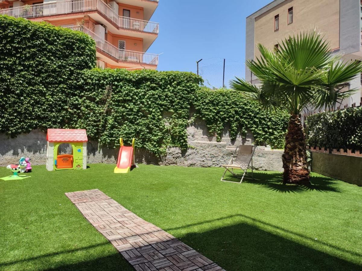 Appartamento Incantevole Con Parcheggio E Giardino Katania Zewnętrze zdjęcie